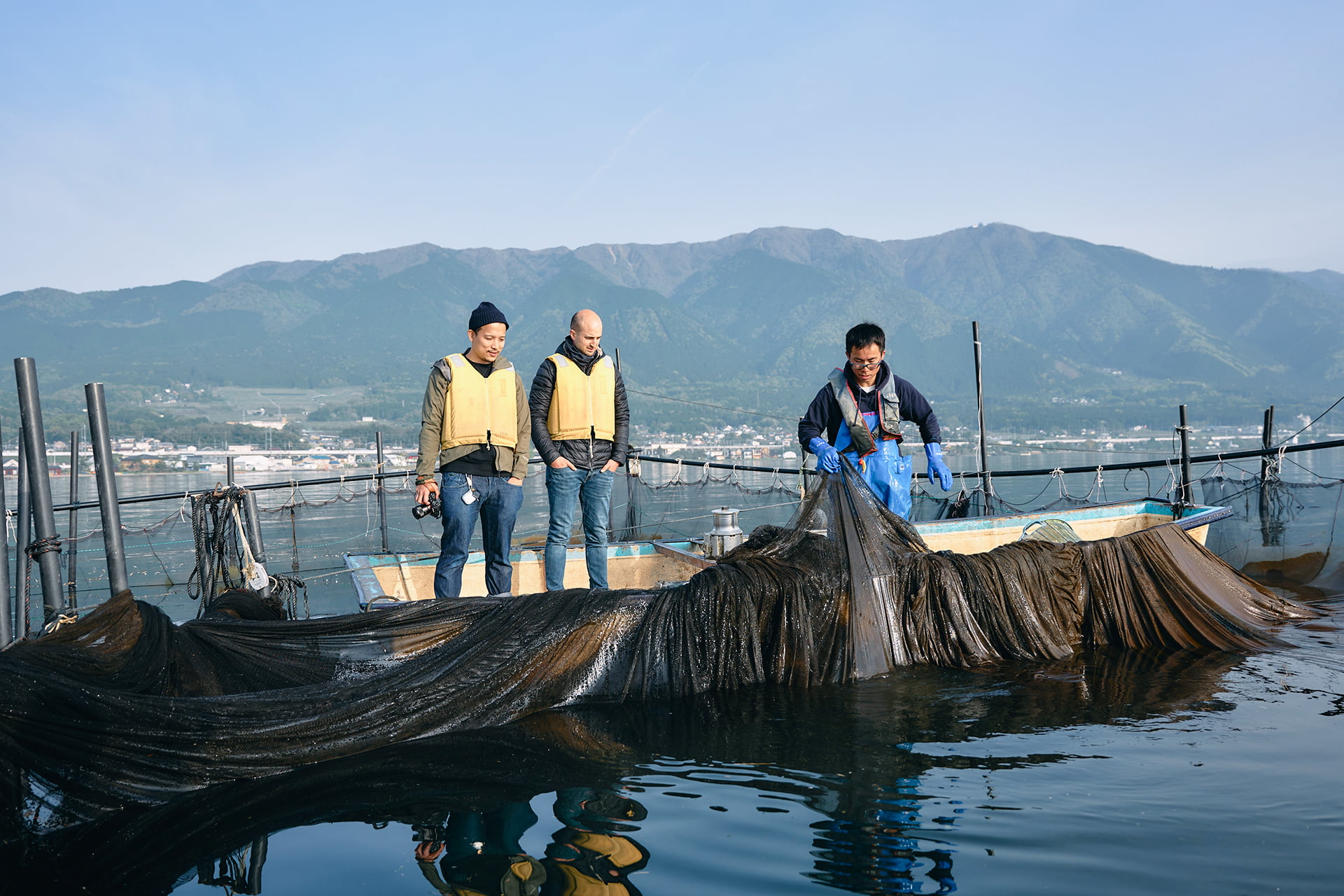Observing the fisherman at Japan's biggest lake